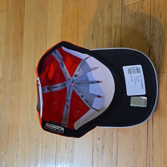 NWT NHL Chicago Blackhawks Fanatics 2020 Locker Room Pro Authentic Adjustable Ha - Picture 8 of 14